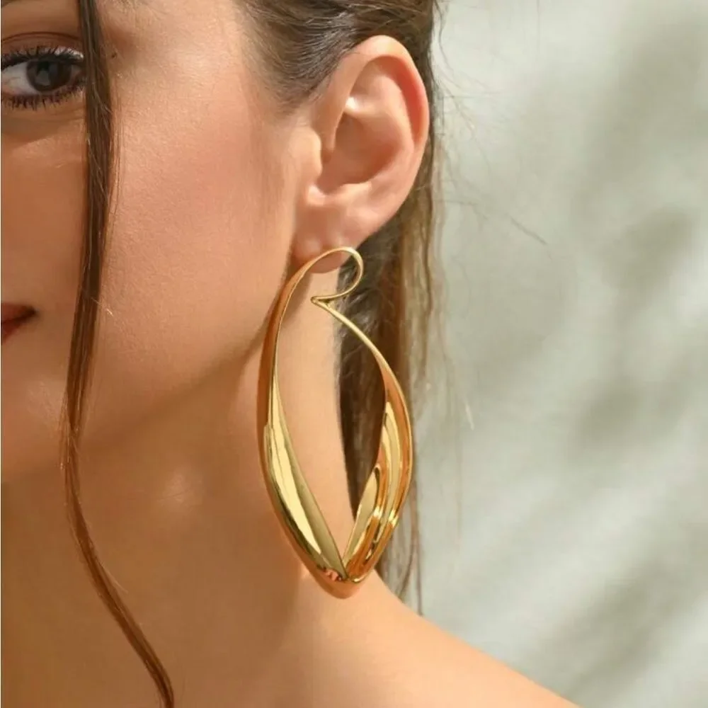 Gold statement Earrings N1114